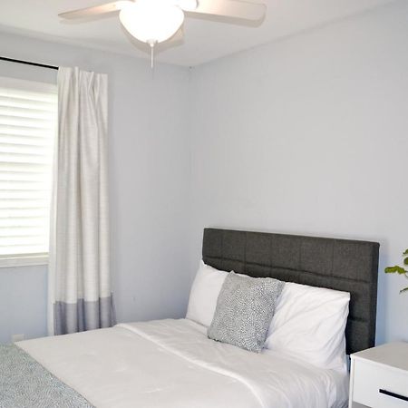 Convenient Atlanta Home Exterior photo
